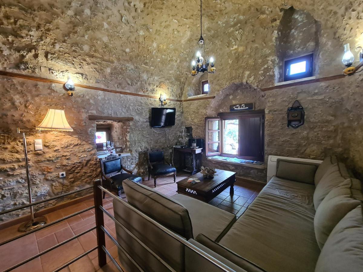 Pyrgos 1869 Villa Gythio Luaran gambar